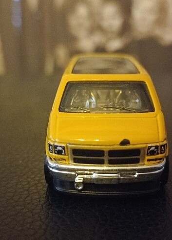  Dosge van hotwheels 