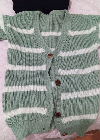 Yeşil Çizgili kadın - Görsel 3