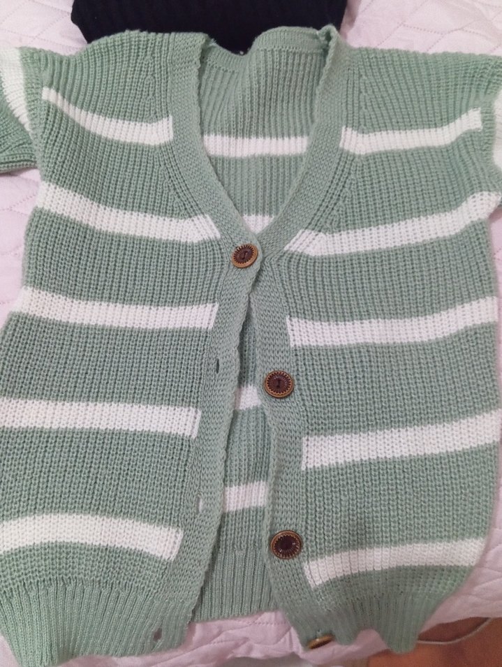 Yeşil Çizgili kadın - Görsel 2