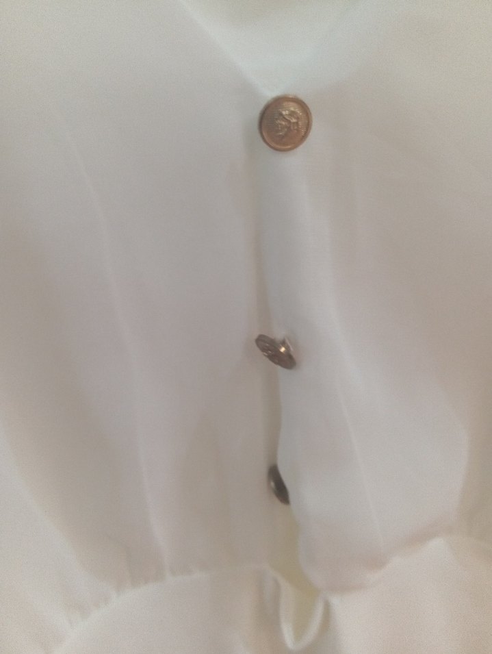 Batik Beyaz Midi V Yaka Düğmeli Kadın Gömlek kol detayı tüldür - Görsel 5