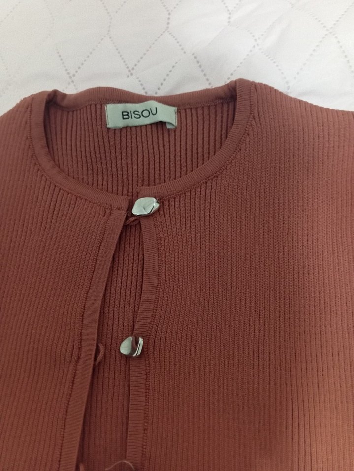 Düğmeli Kahverengi Triko Kadın Hırka - Görsel 2