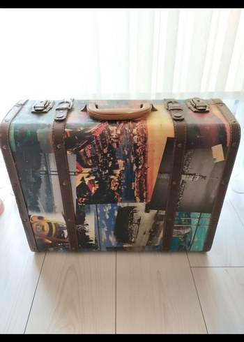 Kemerli Çok Renkli Vintage Baskılı Bavul