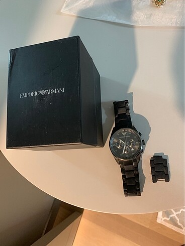 Armani saat