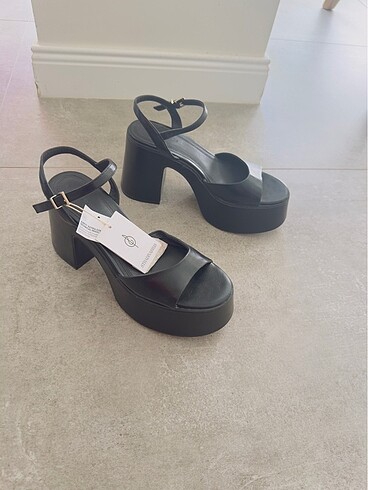 Zara Stradivarius sıfır etiketli ayakkabı