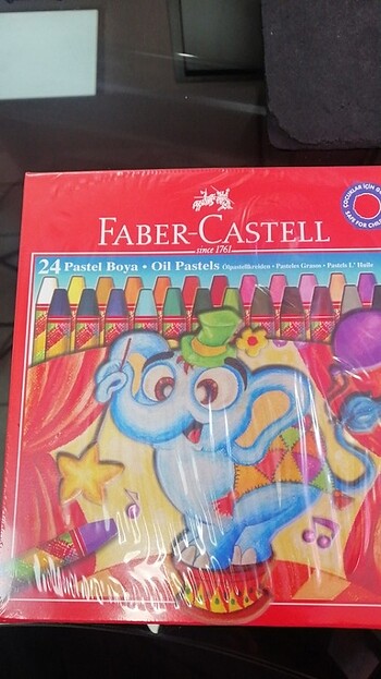 Faber castel pastel boya ambalajlı.. 