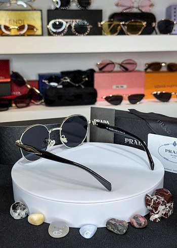 Prada Siyah Parlak Klasik Kadın Güneş Gözlüğü - Görsel 2