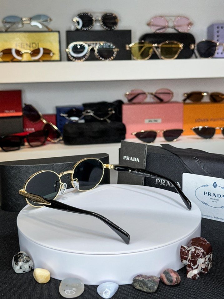 Prada Altın Rengi Klasik Kadın Güneş Gözlüğü - Görsel 2