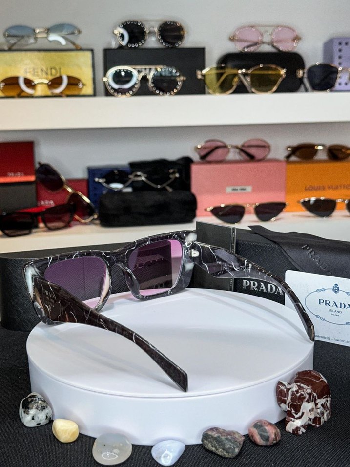 Prada Mor Şeffaf Kadın Güneş Gözlüğü - Görsel 2