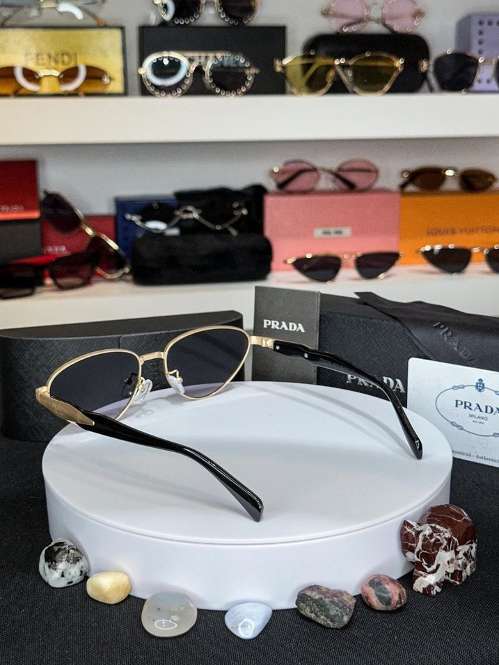 Prada Gri ve Altın Kadın Gözlük - Görsel 2