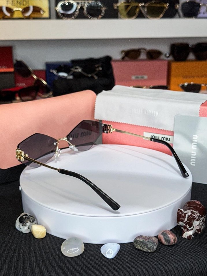 Miu Miu Gri Minimalist Kadın Gözlüğü - Görsel 2
