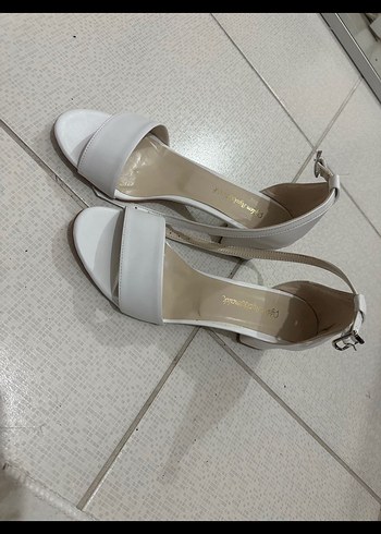 Beyaz Tokalı Kadın Topuklu Sandalet - Görsel 6