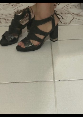 38 Beden siyah Renk Siyah Yılan Desenli Bağcıklı Topuklu Ayakkabı