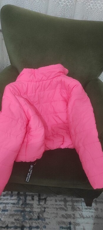 13-14 Yaş Beden Çocuk ve genc kızlara uygun pembe şişme mont