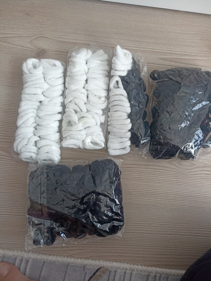 Beyaz ve Siyah Elastik Saç Lastikleri - Görsel 2