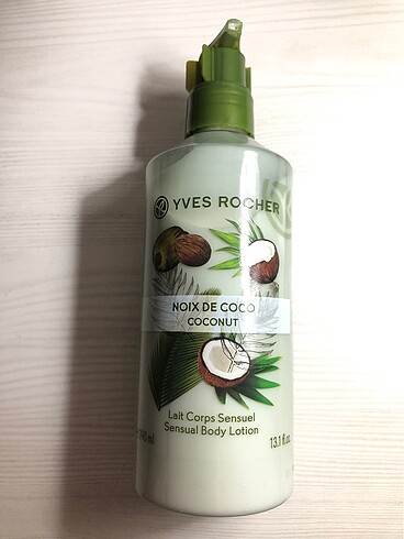 Yves Rocher Hindistan cevizli vücut nemlendiricisi