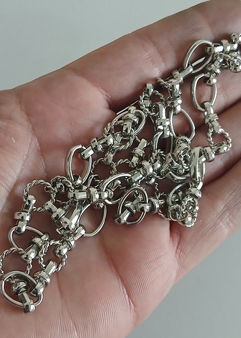Zincir Detaylı Gri Kadın El Zinciri - Görsel 4