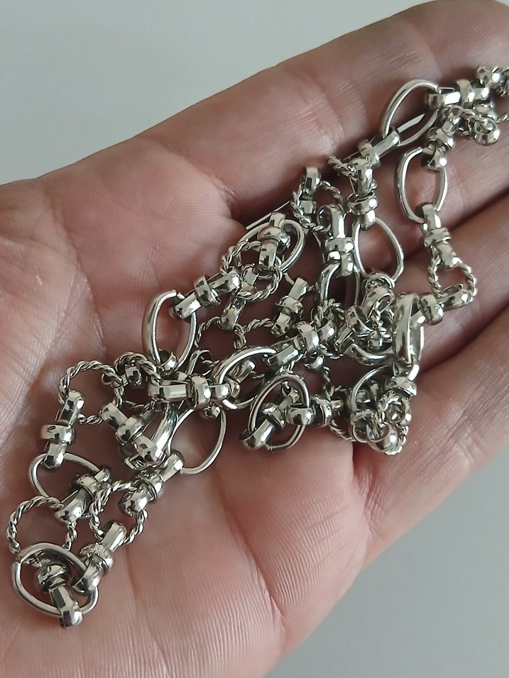 Zincir Detaylı Gri Kadın El Zinciri - Görsel 4