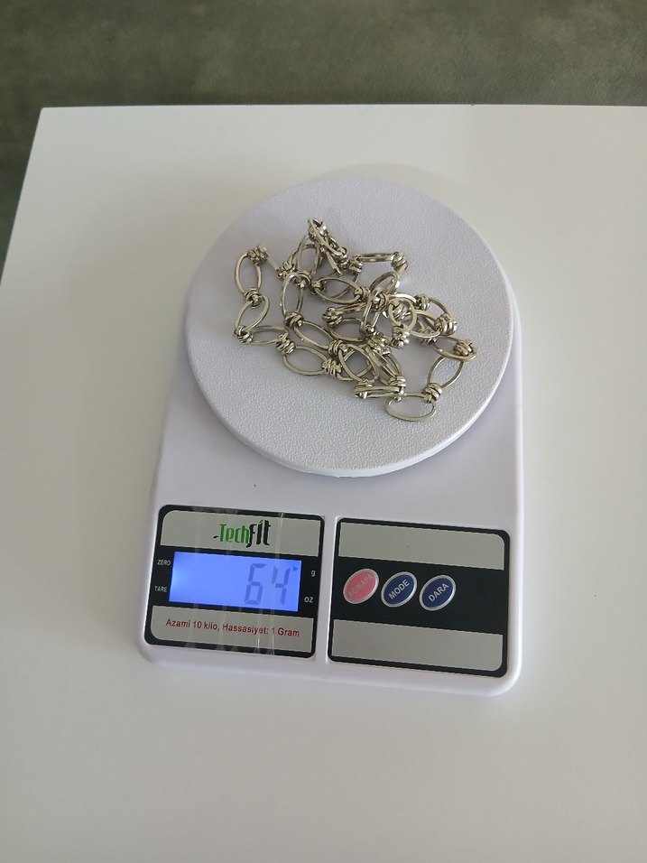 Gri Zincir Detaylı Kadın El Zinciri - Görsel 2