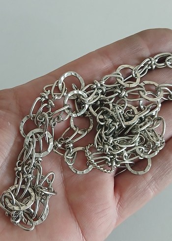 Gri Zincir Detaylı Kadın El Zinciri - Görsel 4