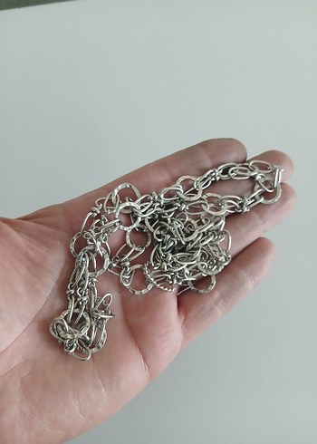 Gri Zincir Detaylı Kadın El Zinciri - Görsel 5