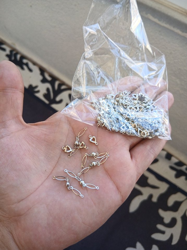 Gri Boncuklu Altın Renkli Kadın El Zinciri - Görsel 3