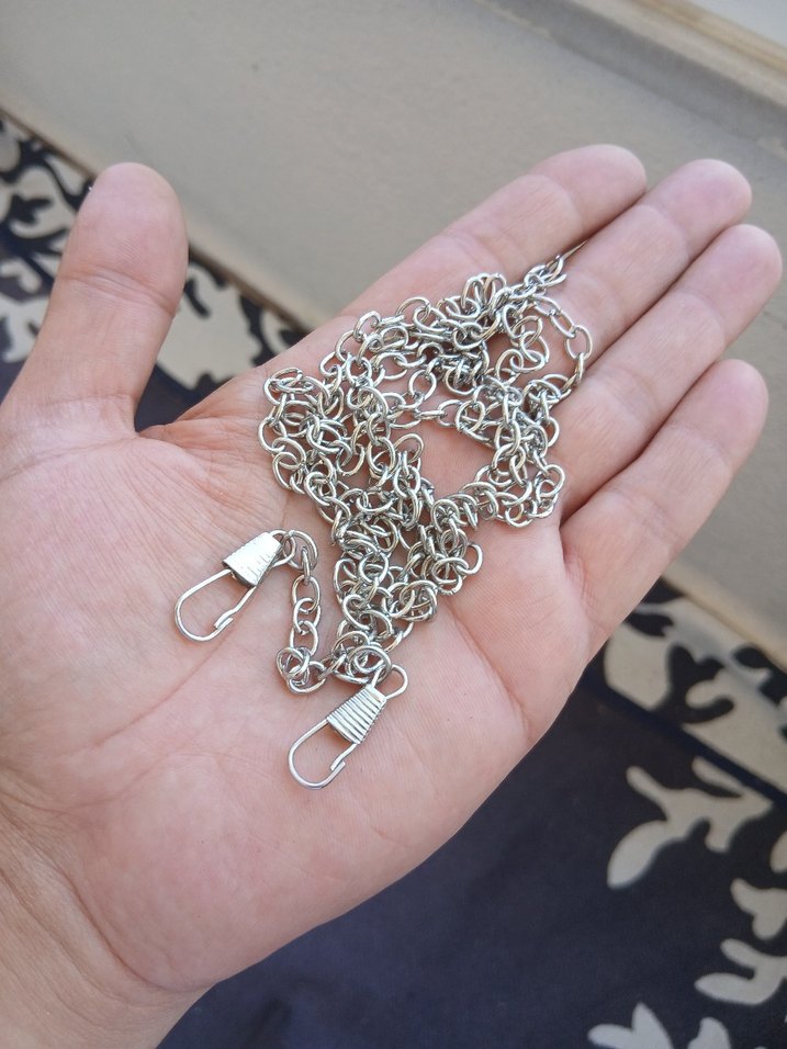 Gri Zincir Detaylı Kadın El Zinciri - Görsel 2