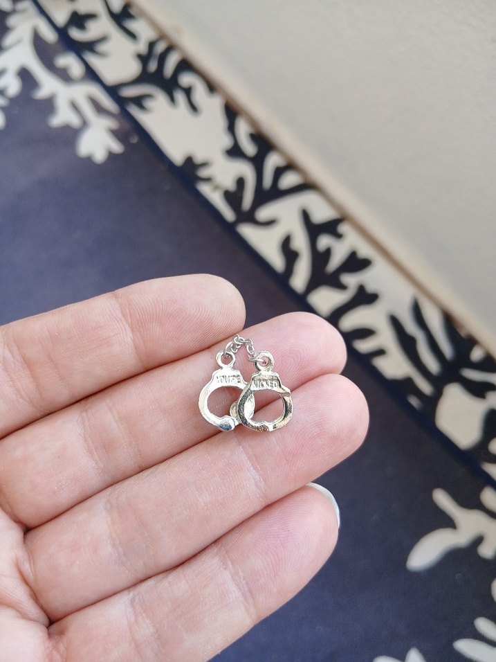 Parlak Bej Biker Erkek Küpeleri - Görsel 3