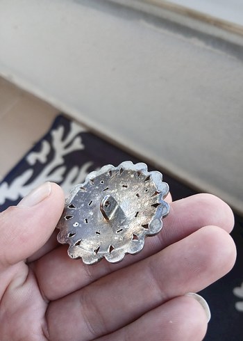 Vintage Beyaz Çiçekli Payetli Broş - Görsel 2