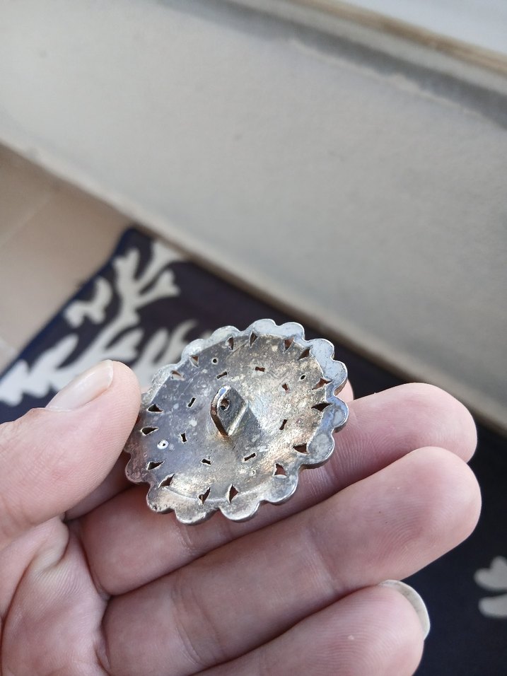 Vintage Beyaz Çiçekli Payetli Broş - Görsel 2