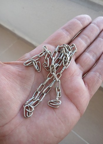 Gri Zincir Detaylı Kadın El Zinciri - Görsel 4