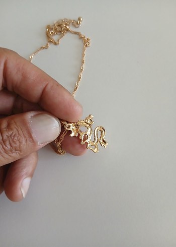 American Vintage Zincir Detaylı Altın Renk Yılan Figürlü Kolye