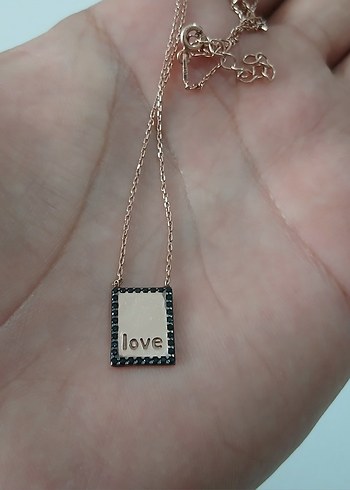 925 gümüş 'Love' Yazılı Kolye