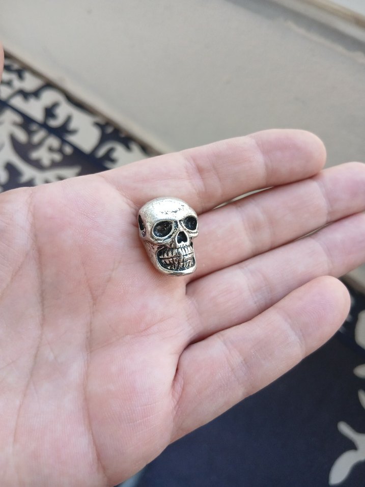 Gri Kafatası charm yada kolye ucu - Görsel 4