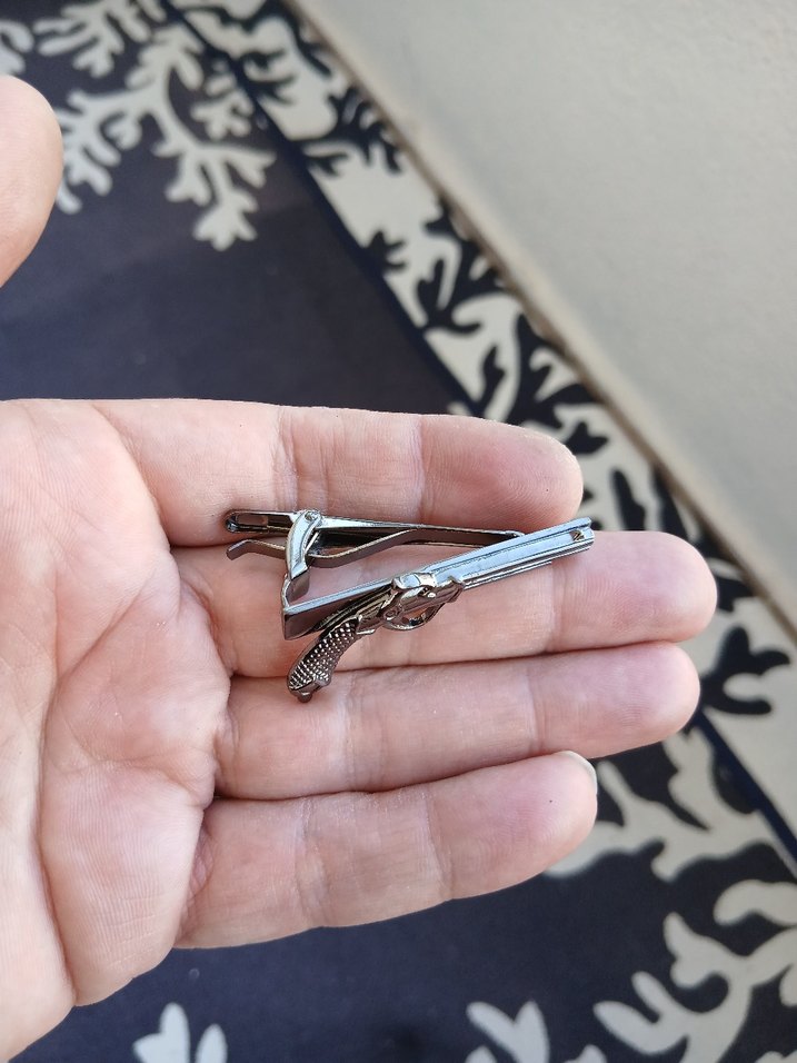 Gri Baskılı Tokalı Kadın Kol Düğmesi - Görsel 2