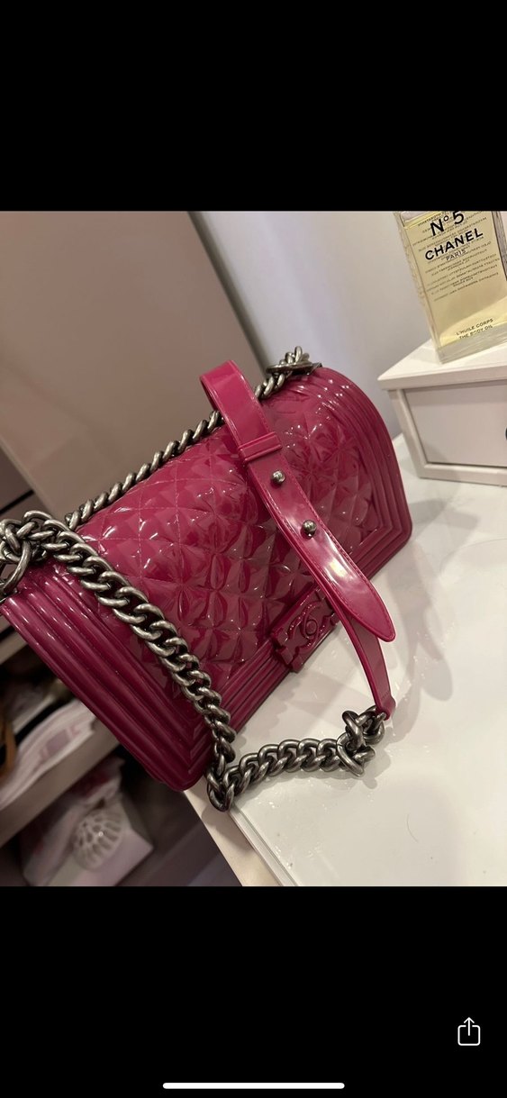 Zincir Detaylı Parlak Pembe Deri Kadın Çanta - Görsel 4