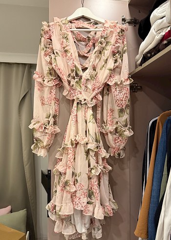 Pembe Çiçekli Uzun Fırfırlı Bohem Elbise - Görsel 3