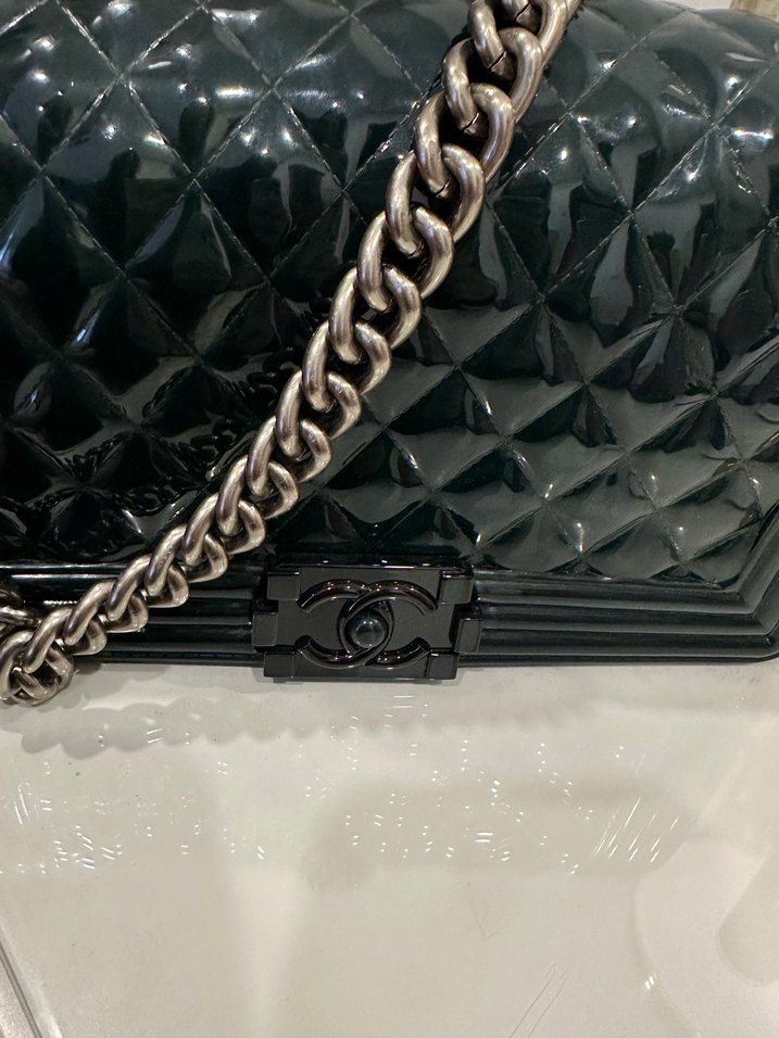 Zincir Detaylı Yeşil Deri Kadın Çanta - Görsel 2