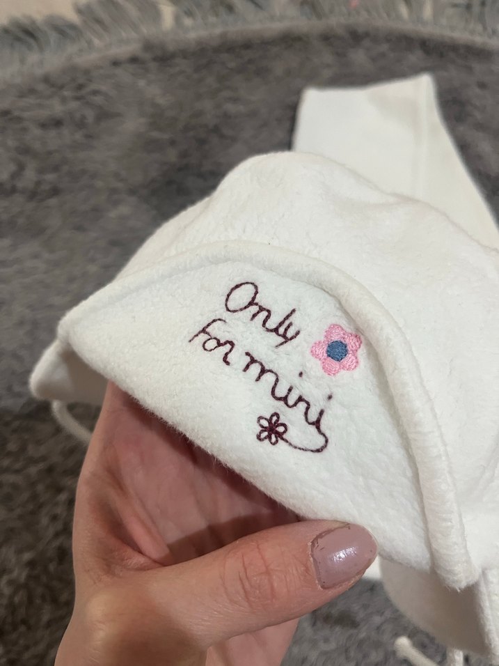 Beyaz Nakışlı Çocuk Bere ve Atkı Seti - Görsel 2