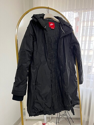 Nike mont