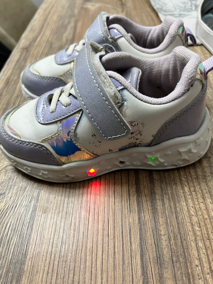 Kız Çocuk Çok Renkli Işıklı Spor Ayakkabı - Görsel 3