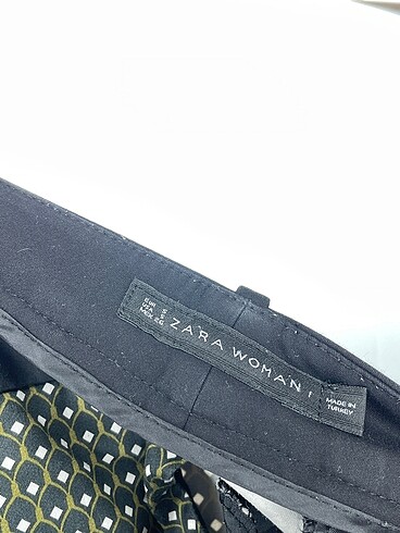s Beden çeşitli Renk Zara Kumaş Pantolon %70 İndirimli.
