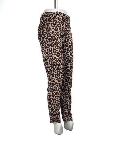 H&M H&M Kumaş Pantolon %70 İndirimli.