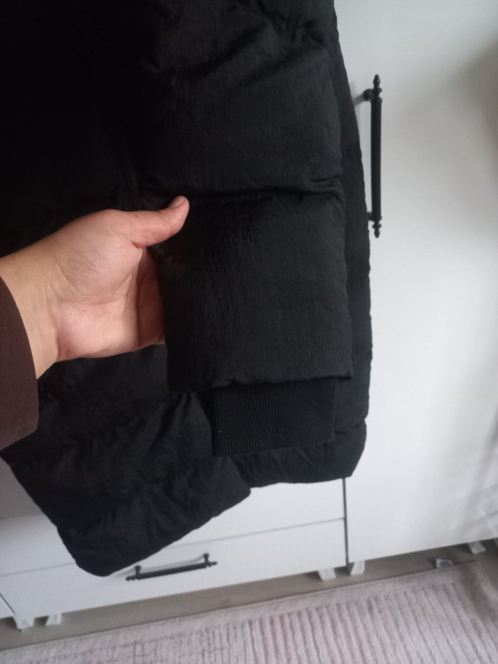 Siyah Uzun Kollu Fermuarlı Kışlık Kadın Mont - Görsel 3