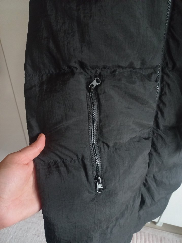 Siyah Uzun Kollu Fermuarlı Kışlık Kadın Mont - Görsel 4