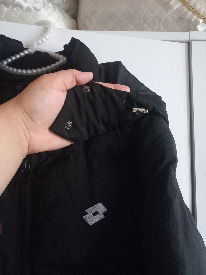 Siyah Uzun Kollu Fermuarlı Kışlık Kadın Mont - Görsel 2