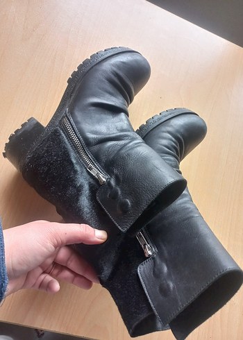 Kürklü Siyah Deri Kadın Bot - Görsel 3