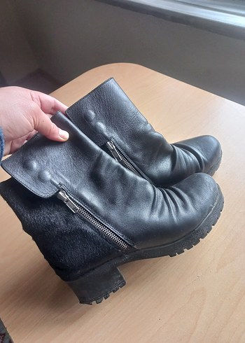 Kürklü Siyah Deri Kadın Bot - Görsel 2