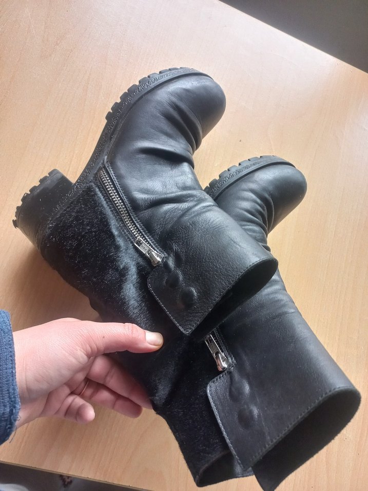 Kürklü Siyah Deri Kadın Bot - Görsel 3