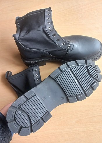 Siyah Gotik Lastik Blok Topuklu Kadın Bot - Görsel 2