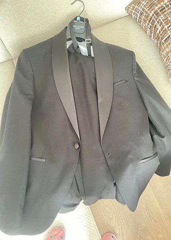 Diğer Siyah Damatlık Takım